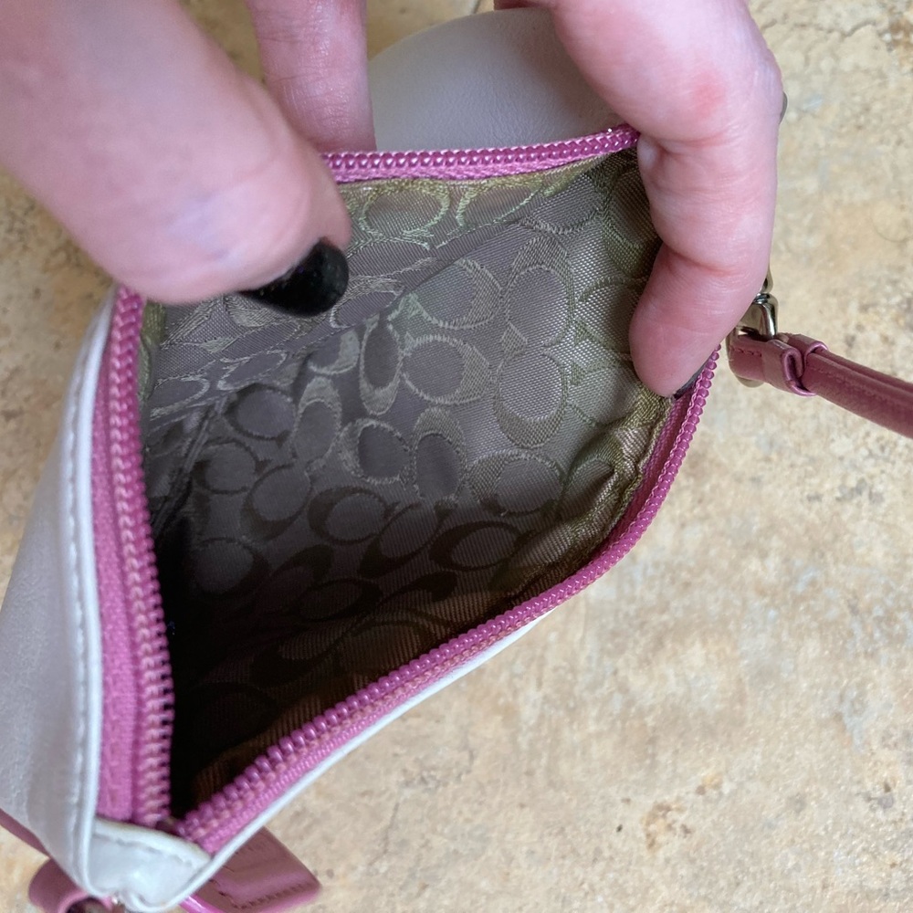 Coach Pink Button Flower Wristlet - Picture 7 of 7